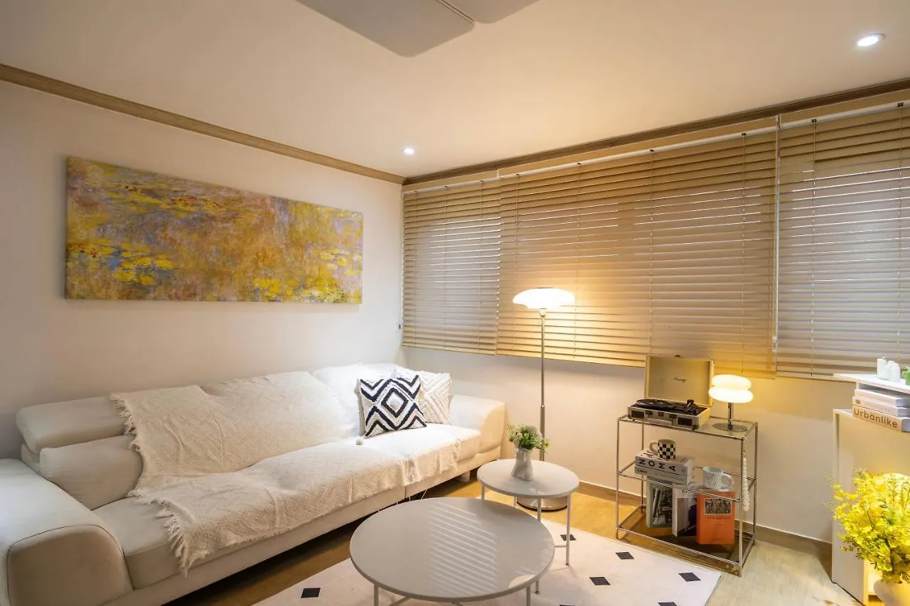 Free Pick-Up, 4 Beds, Near Gangnam, Hongdae, Subway 8 Mins, Spacious Seoul South Korea