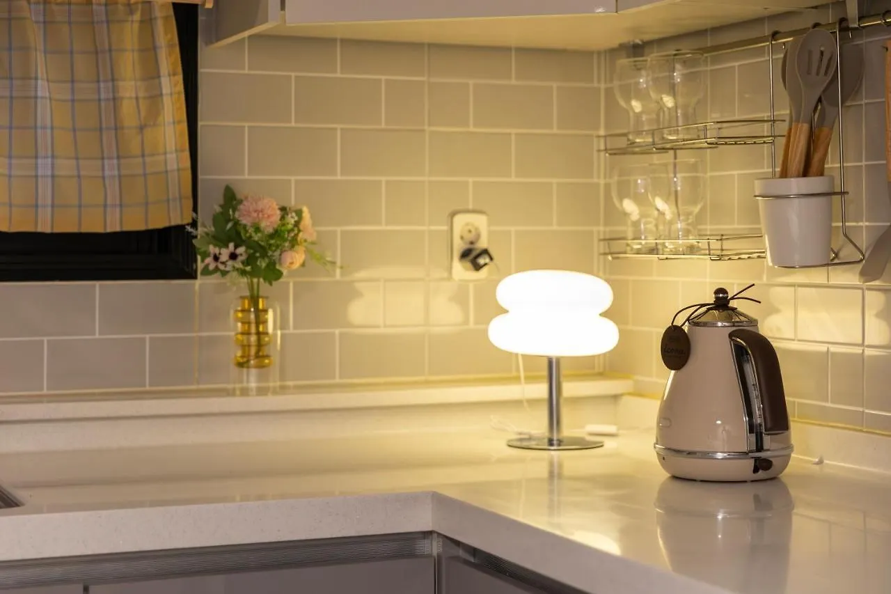 Free Pick-Up, 4 Beds, Near Gangnam, Hongdae, Subway 8 Mins, Spacious Seoul South Korea