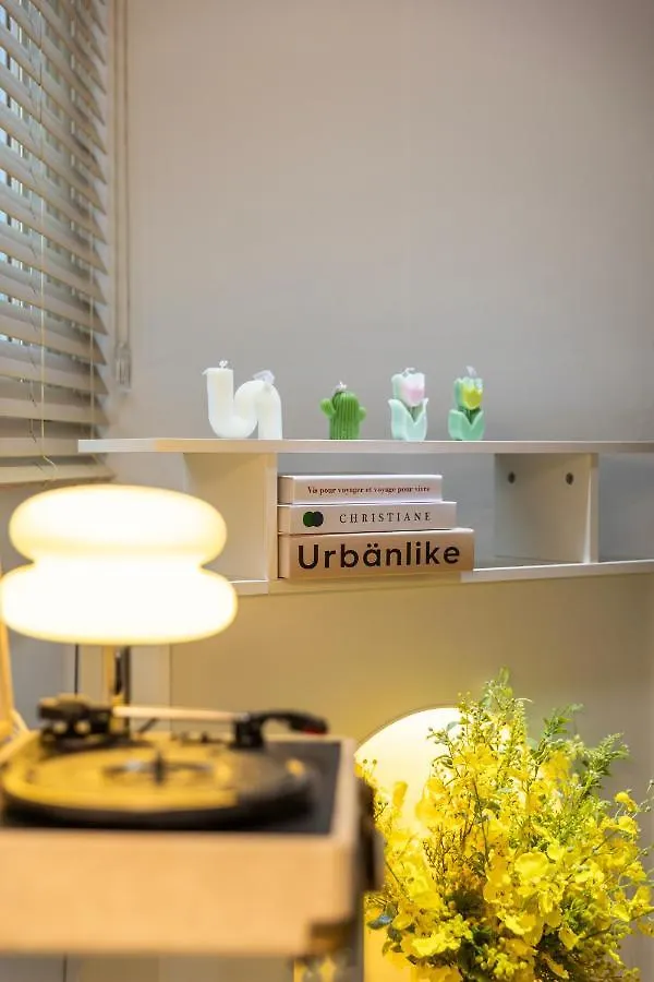 Free Pick-Up, 4 Beds, Near Gangnam, Hongdae, Subway 8 Mins, Spacious Seoul 0*,  South Korea