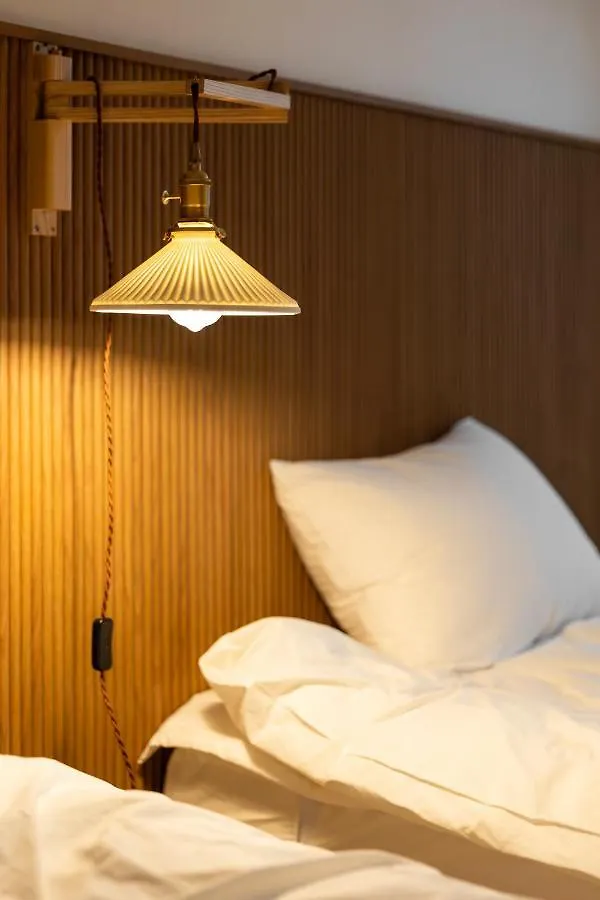 Apartment Free Pick-Up, 4 Beds, Near Gangnam, Hongdae, Subway 8 Mins, Spacious Seoul