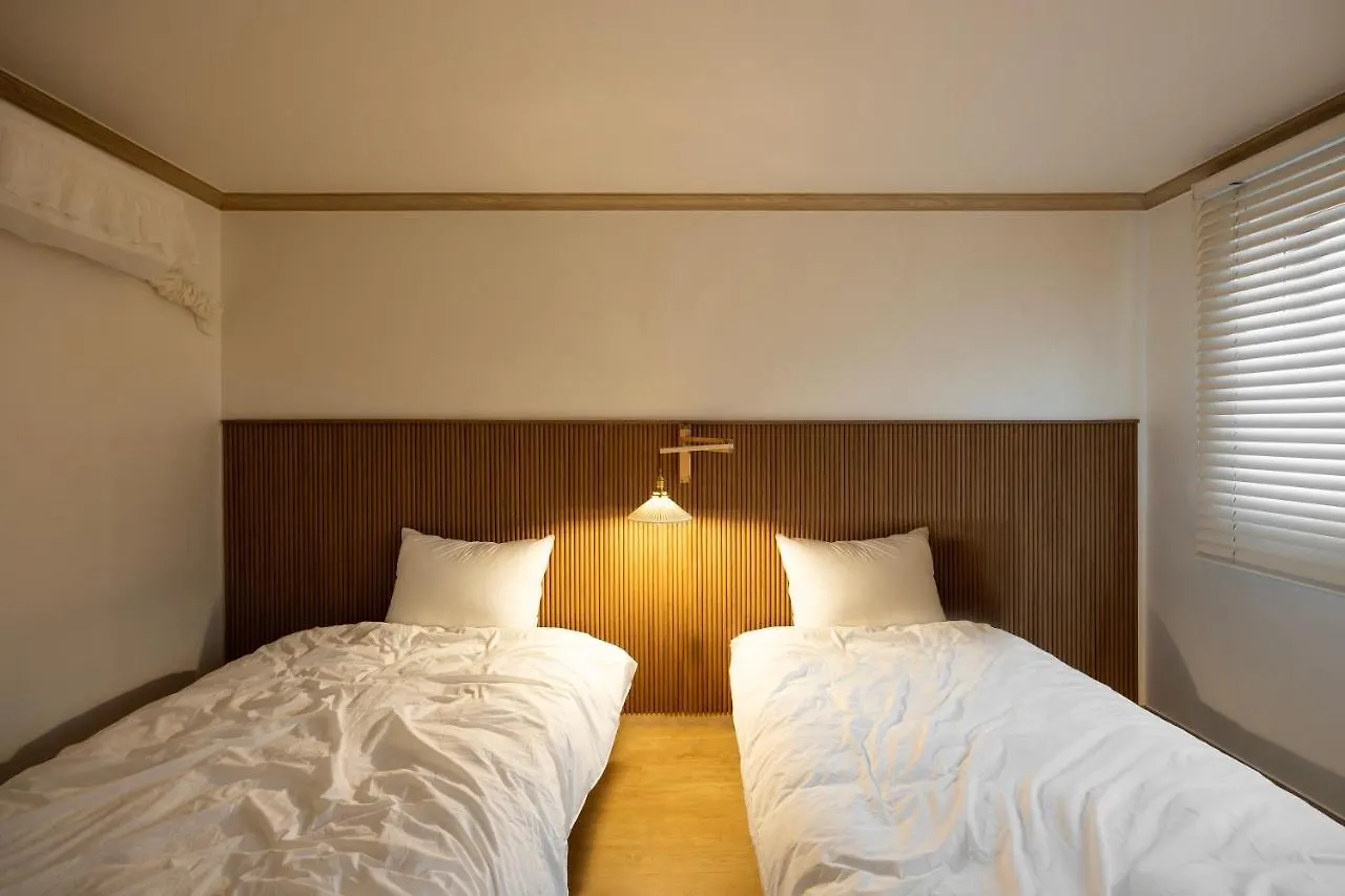 Διαμέρισμα Free Pick-Up, 4 Beds, Near Gangnam, Hongdae, Subway 8 Mins, Spacious Σεούλ Νότια Κορέα