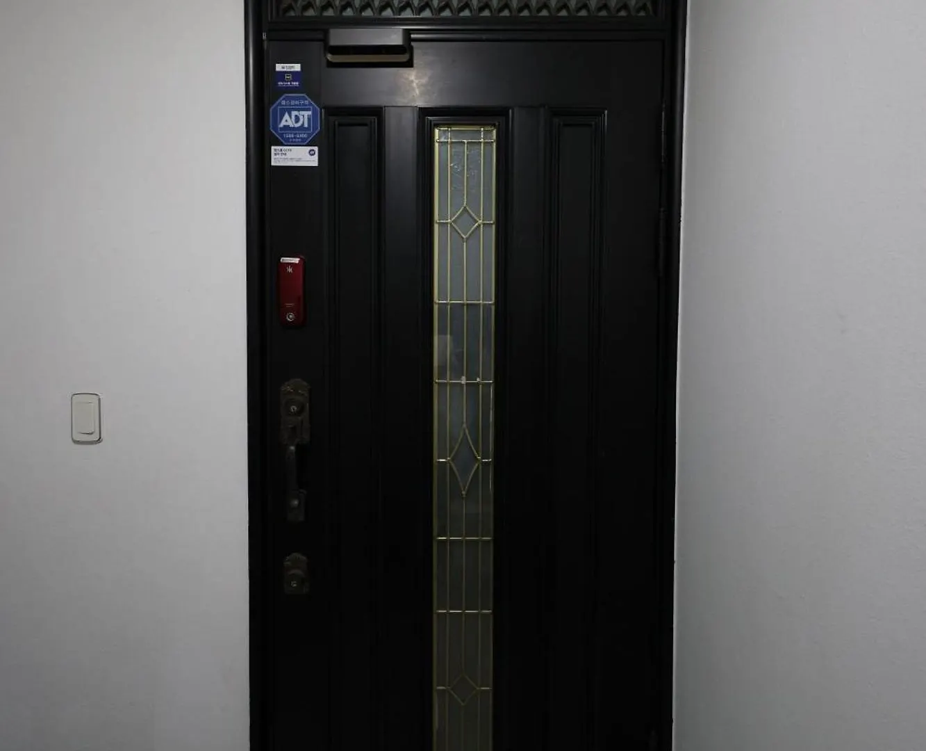 Free Pick-Up, 4 Beds, Near Gangnam, Hongdae, Subway 8 Mins, Spacious Σεούλ 0*,